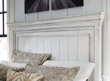 Load image into Gallery viewer, Kanwyn Queen Panel Bed
